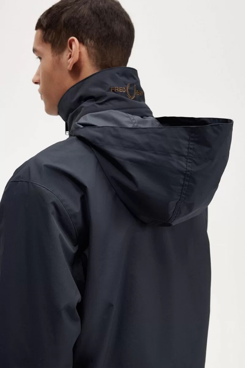 chaqueta fred perry con bolsillo de parche y cremallera para hombre color azul marino