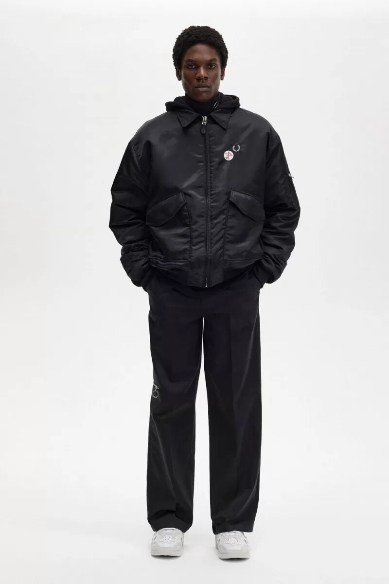 chaquetas de vuelo estampadas fred perry para hombre en negro