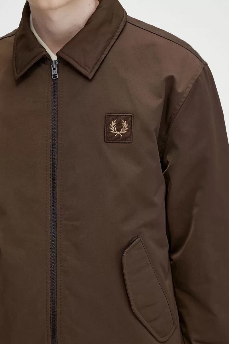 chaquetas acolchadas con cremallera de fred perry para hombre en color tabaco quemado