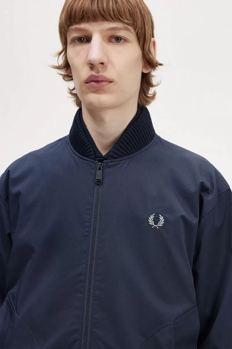chaqueta bomber fred perry para hombre color azul marino