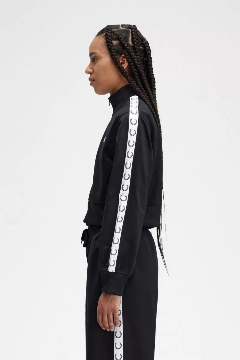 chaqueta deportiva corta con cinta fred perry para mujer color negro