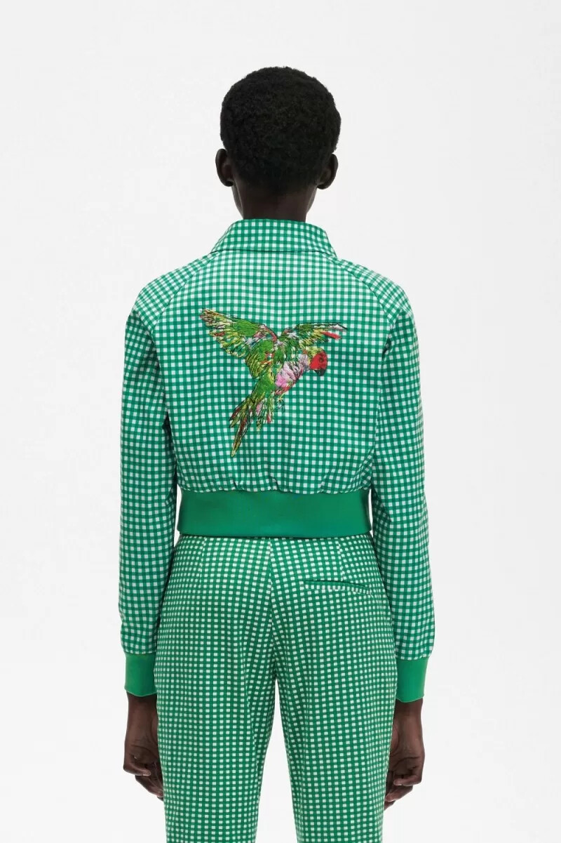 chaquetas de mujer con cuadros vichy bordados de fred perry en verde