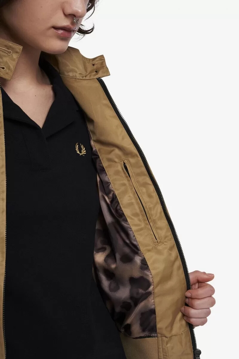 chaquetas fred perry con forro estampado y cremallera para mujer color verde