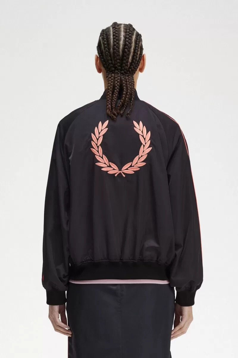 chaqueta bomber con forro estampado de fred perry para mujer color negro