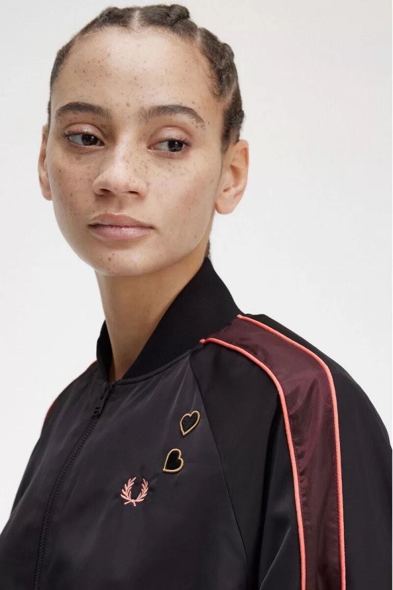 chaqueta bomber con forro estampado de fred perry para mujer color negro