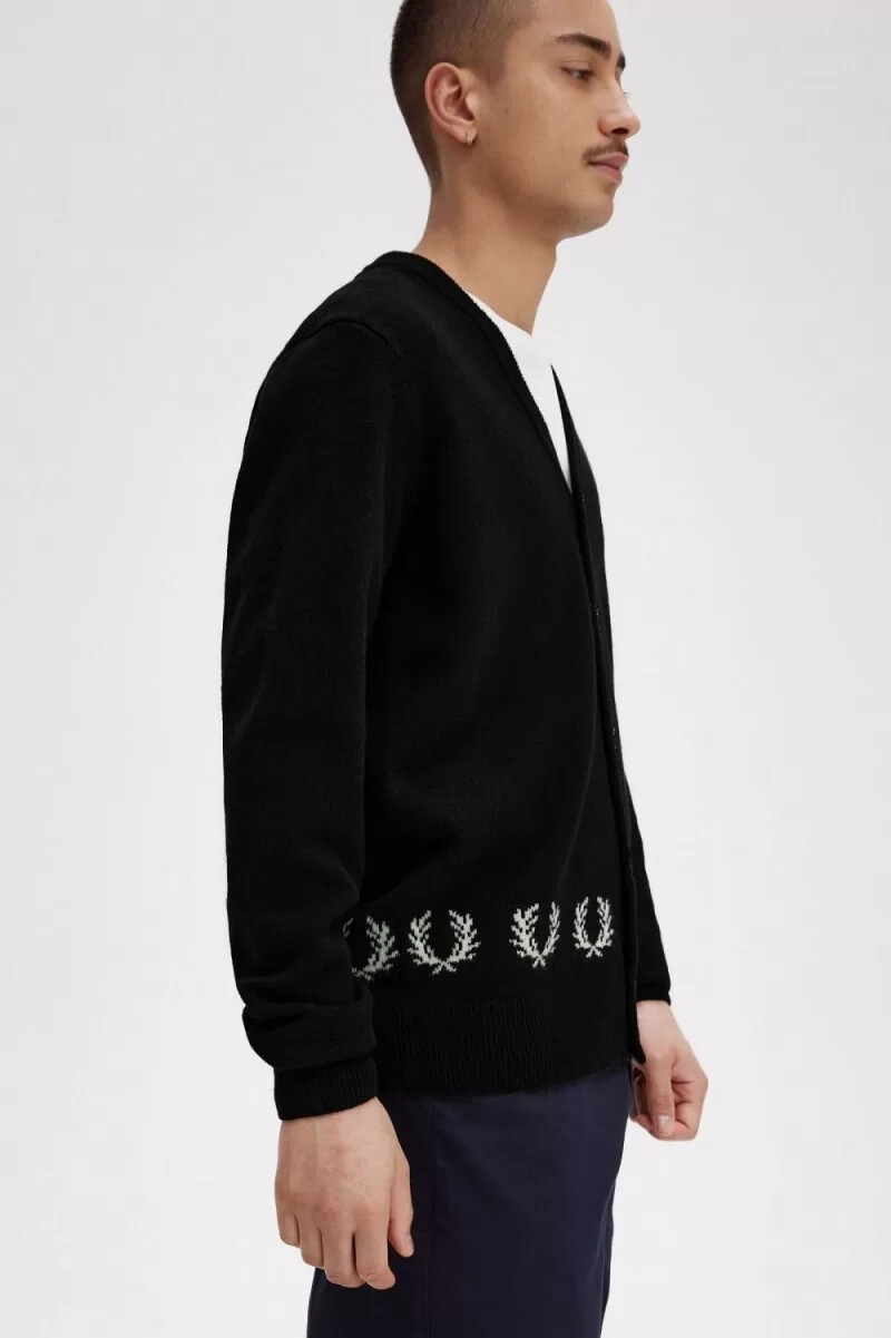 cárdigan negro con ribete de corona de laurel de fred perry para hombre