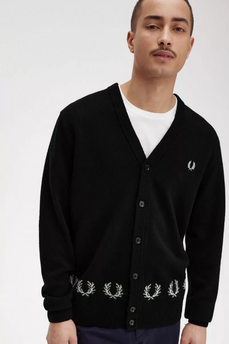 cárdigan negro con ribete de corona de laurel de fred perry para hombre