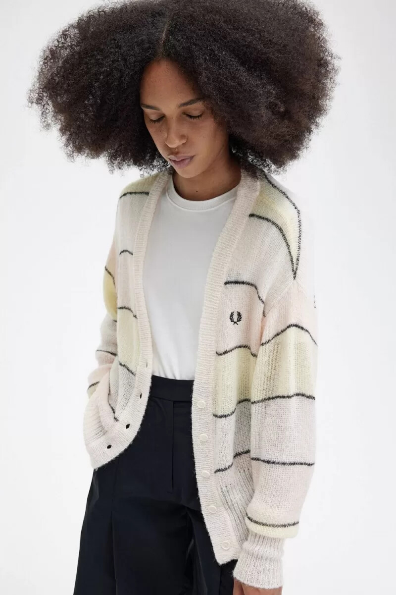 cárdigan de punto abierto a rayas fred perry para mujer en tono melocotón sedoso