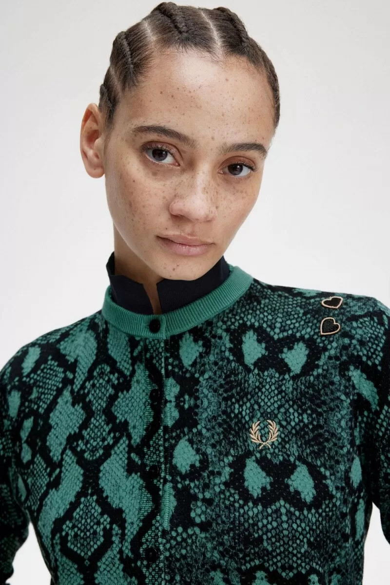 cárdigan fred perry con estampado de serpiente para mujer en color menta intenso