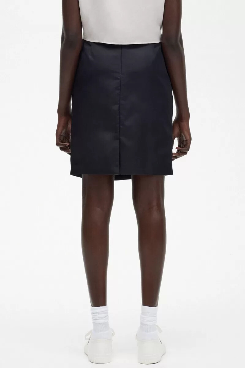 faldas negras con detalle de cremallera para mujer de fred perry