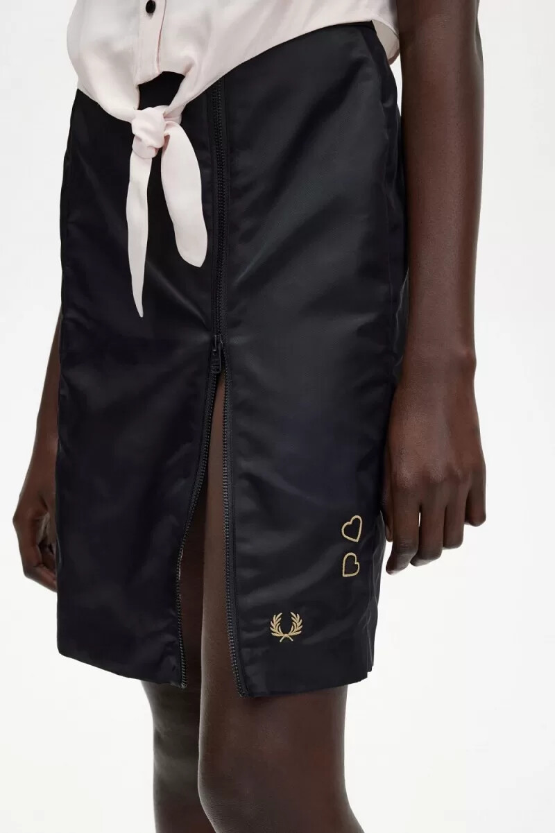 faldas negras con detalle de cremallera para mujer de fred perry