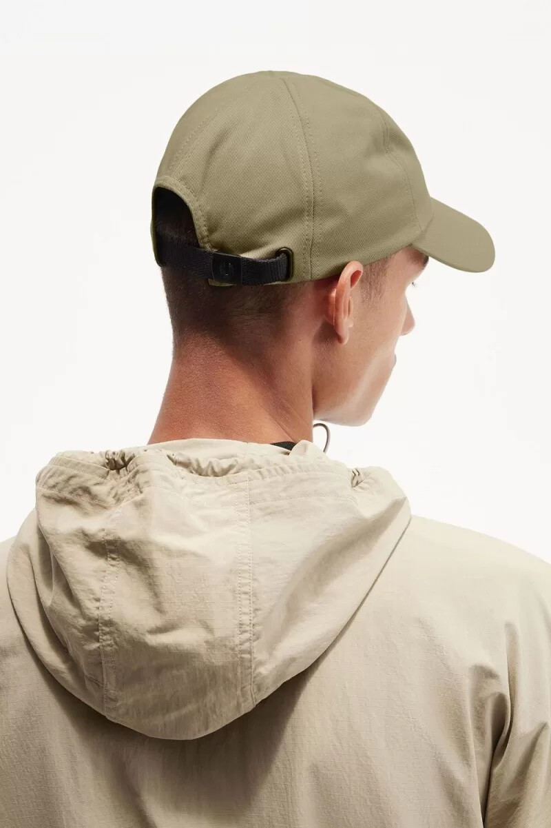 gorras de sarga con estampado gráfico de fred perry para hombre color gris cálido