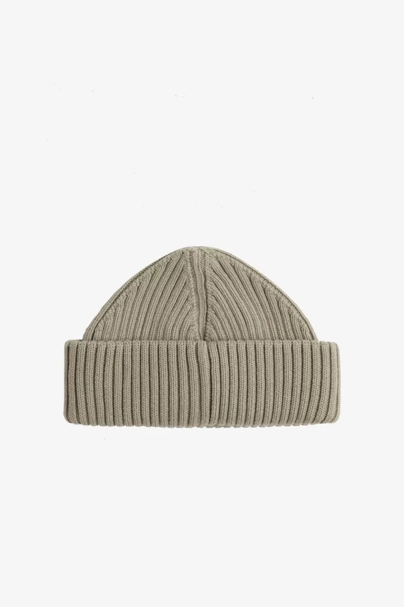 gorras fred perry cotton rib para hombre color gris cálido y rojo oscuro