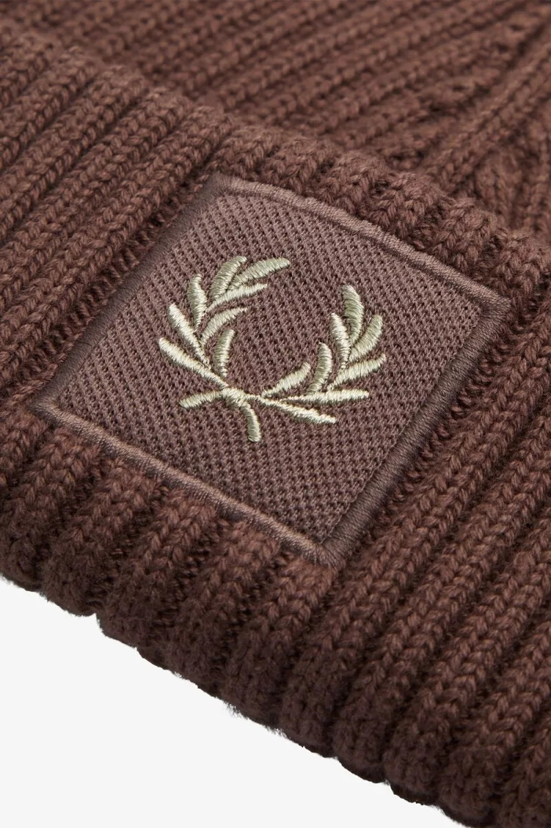gorras fred perry cotton rib para hombre color rojo oscuro y gris cálido