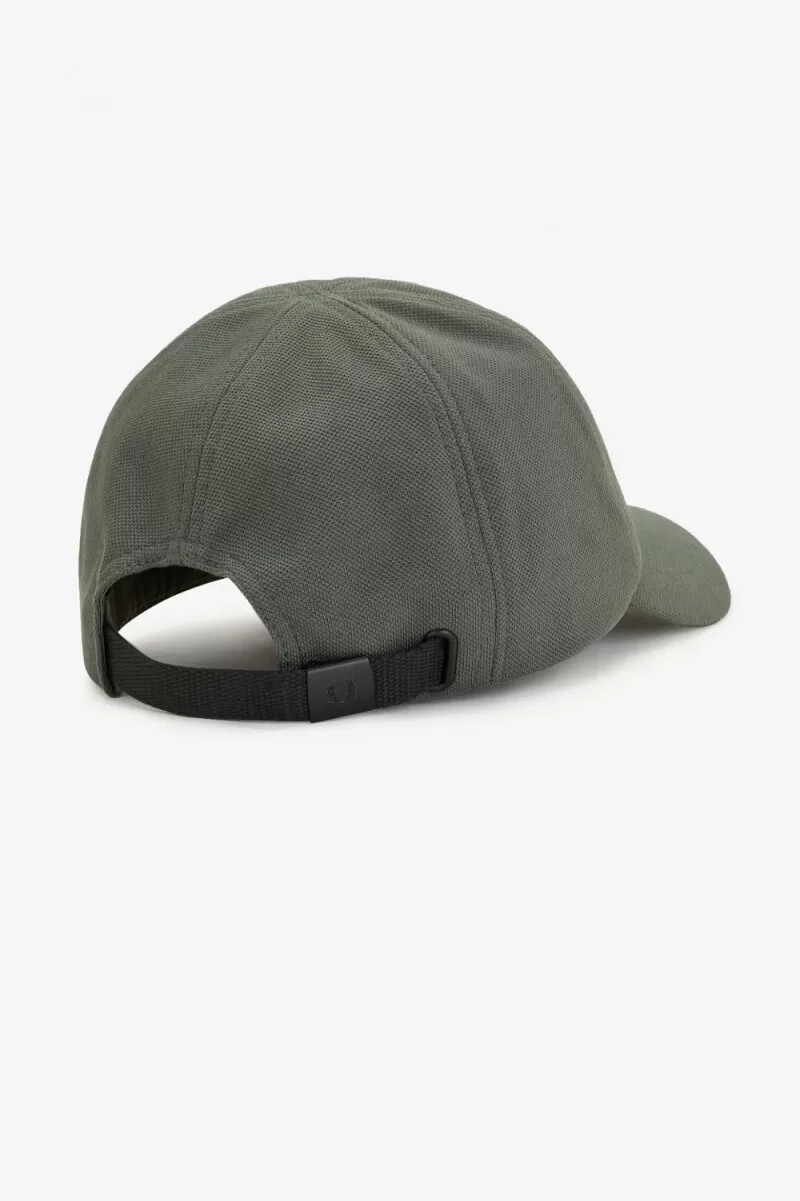 gorra clásica de piqué fred perry para hombre color verde campo y negro