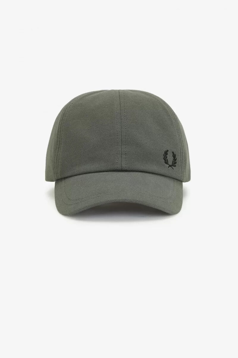 gorra clásica de piqué fred perry para hombre color verde campo y negro