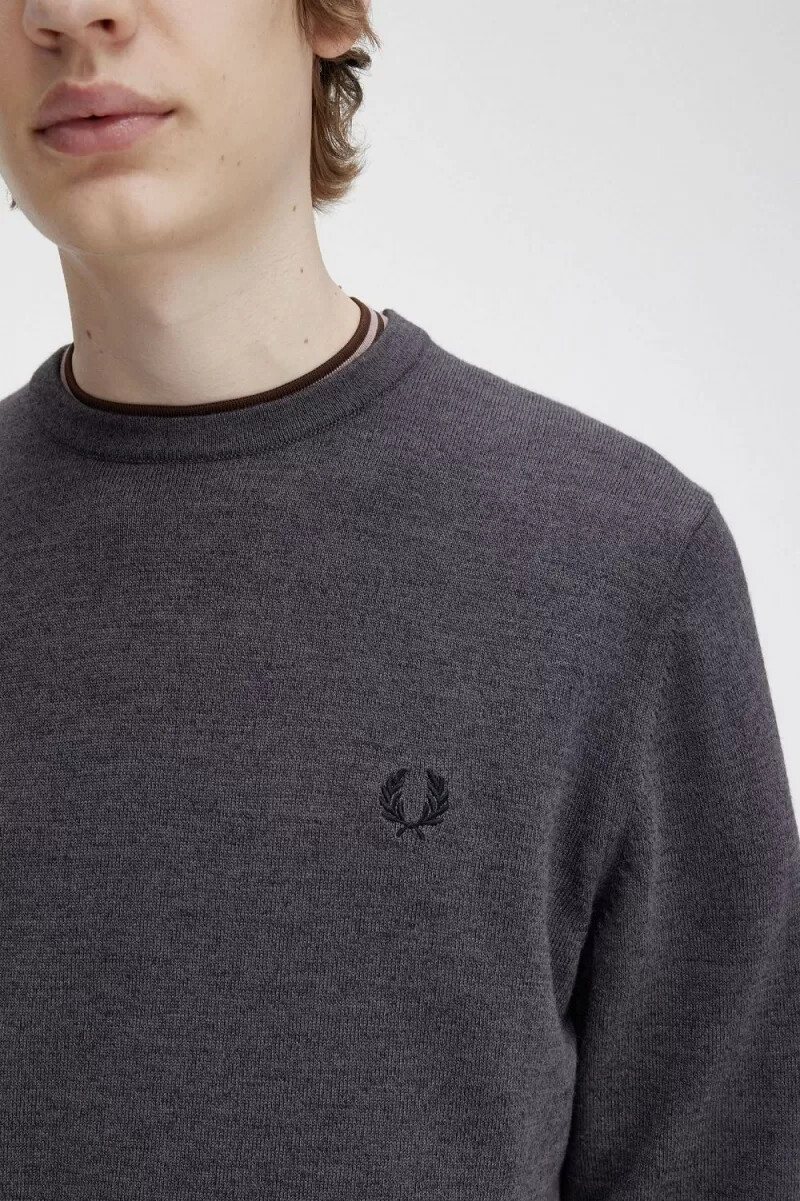 jersey clásico de cuello redondo fred perry para hombre en gris oscuro jaspeado