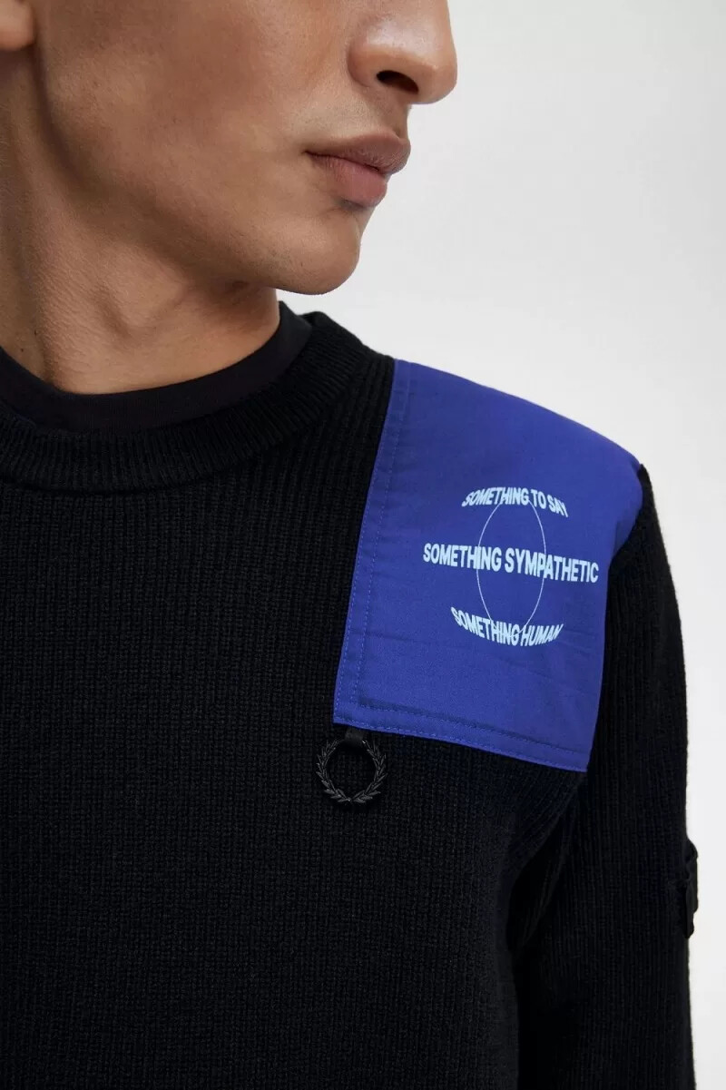jersey fred perry con detalle de parche para hombre color negro