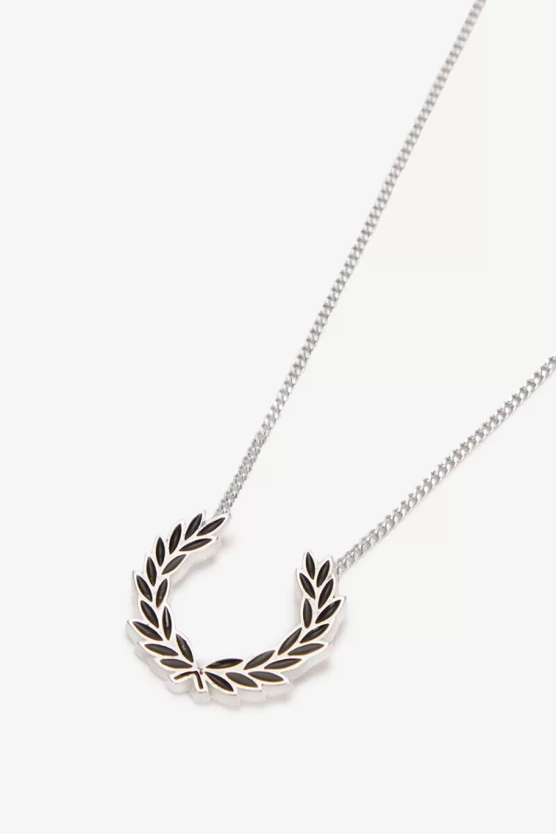 collar de corona de laurel de fred perry joyería para mujer plata metalizada