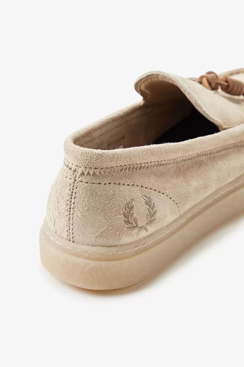 mocasines fred perry dawson con borlas para hombre en color avena