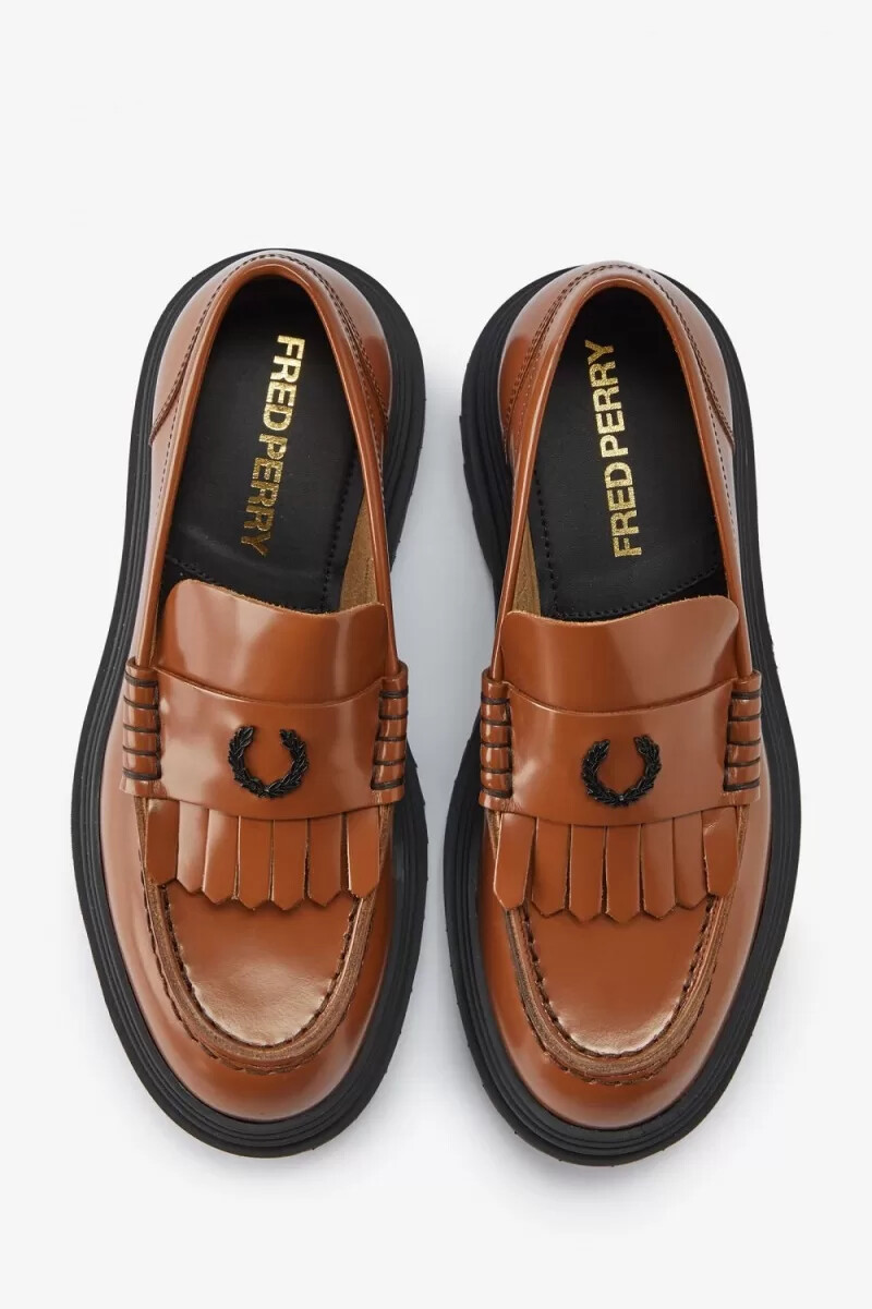 mocasines de cuero fred perry para hombre en color tostado
