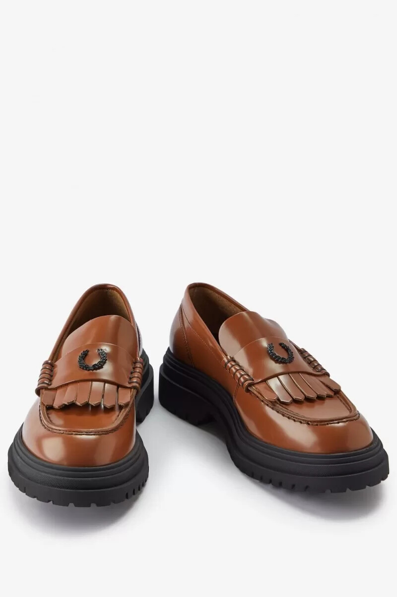 mocasines de cuero fred perry para hombre en color tostado