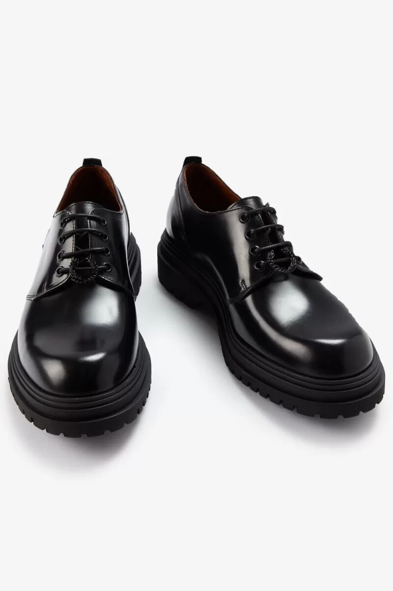 mocasines derby negros para mujer de fred perry