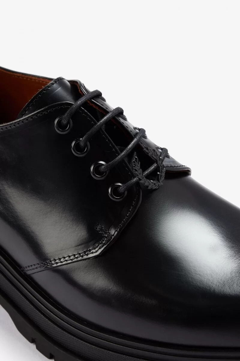 mocasines derby negros para mujer de fred perry