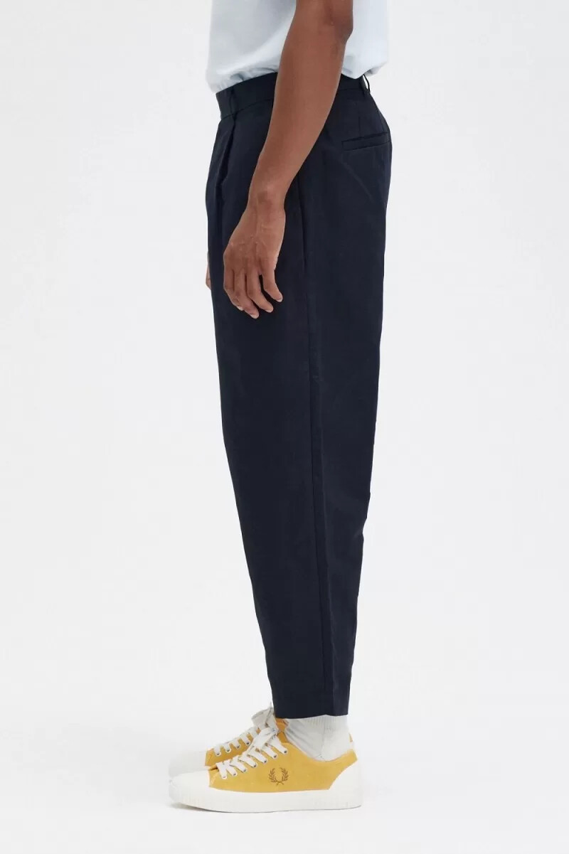 pantalones cortos de mezcla de lino fred perry para hombre azul marino
