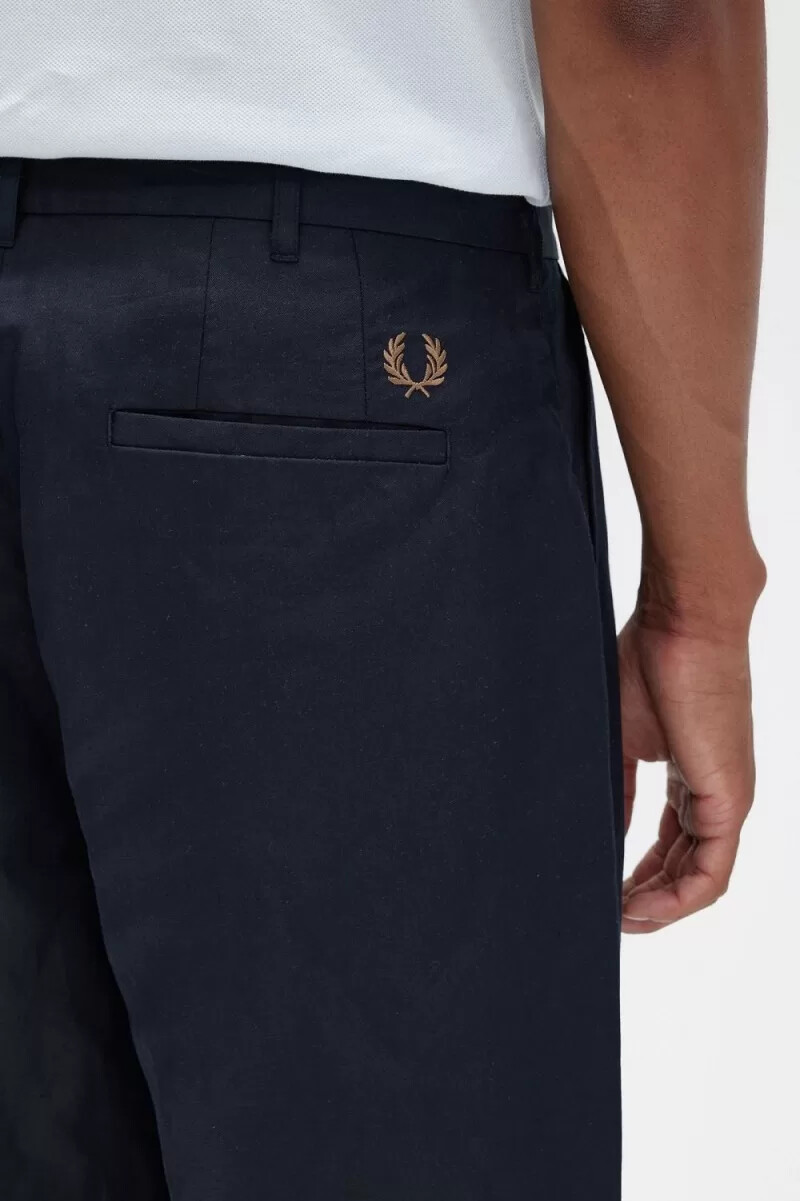 pantalones cortos de mezcla de lino fred perry para hombre azul marino