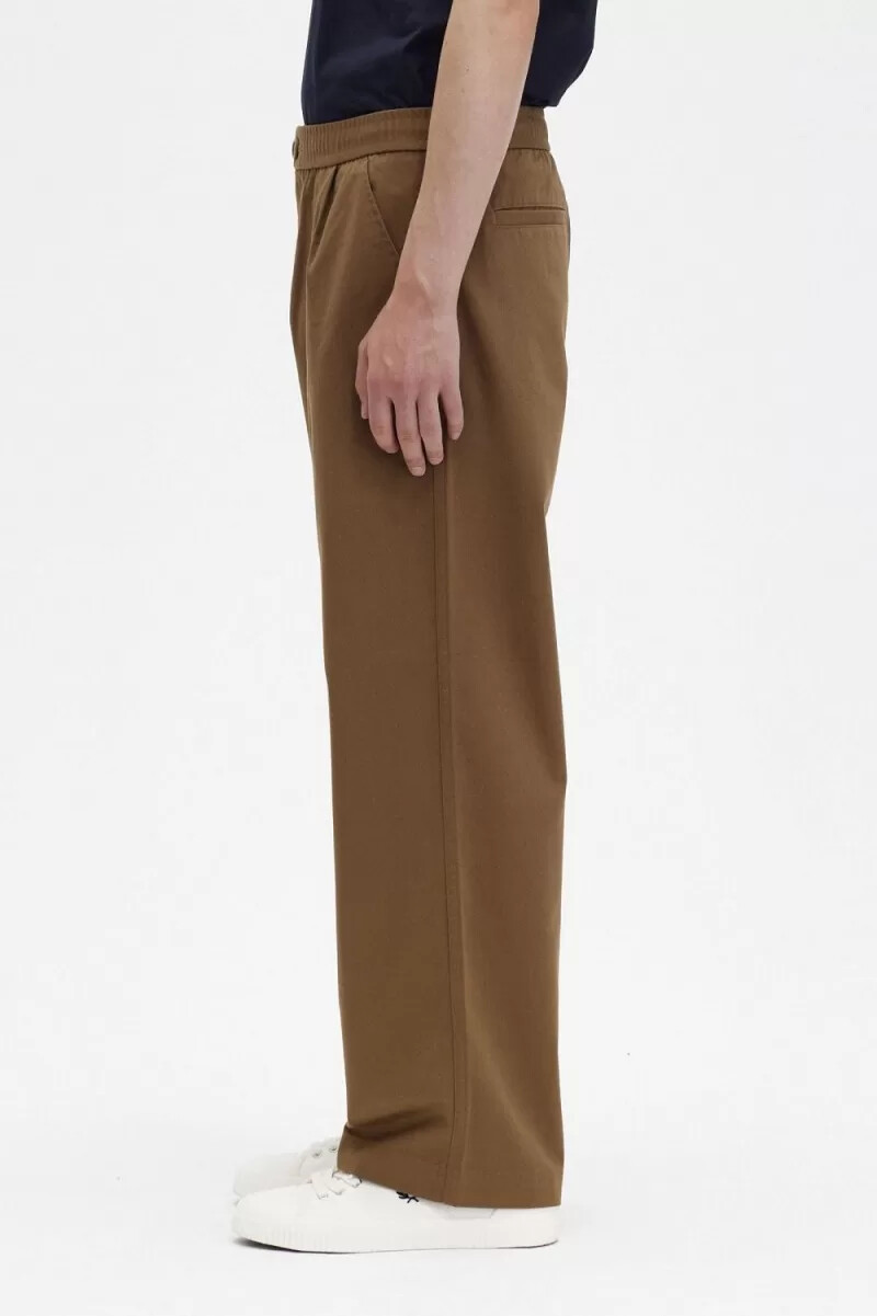 pantalones anchos con cordón ajustable fred perry para hombre color marrón