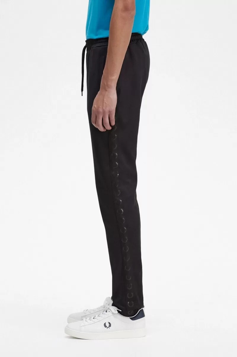 pantalones deportivos con cinta fred perry para hombre color negro