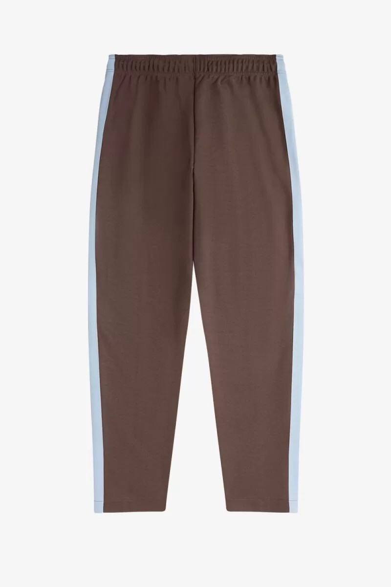 pantalones deportivos fred perry con detalle de cinta para hombre color rojo oscuro
