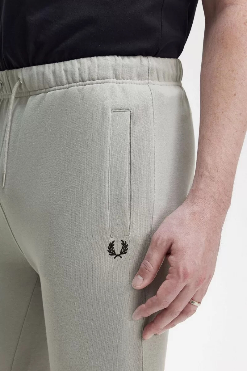 pantalones deportivos fred perry loopback para hombre color gris