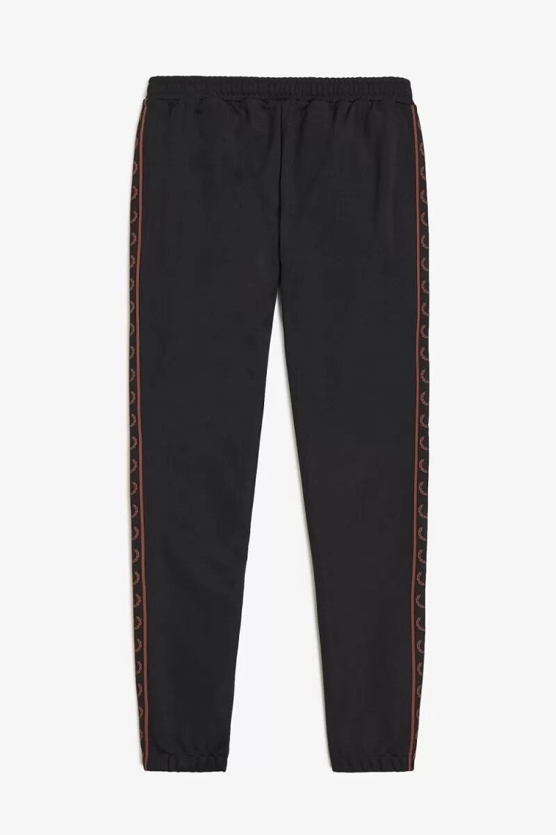 pantalones deportivos fred perry seasonal tapeed para hombre color negro y marrón whisky