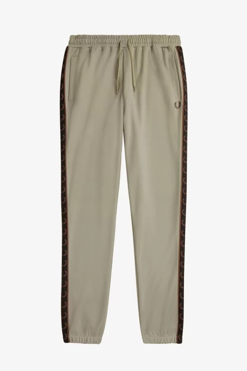 pantalones deportivos fred perry con cinta en contraste para hombre gris cálido y rojo oscuro