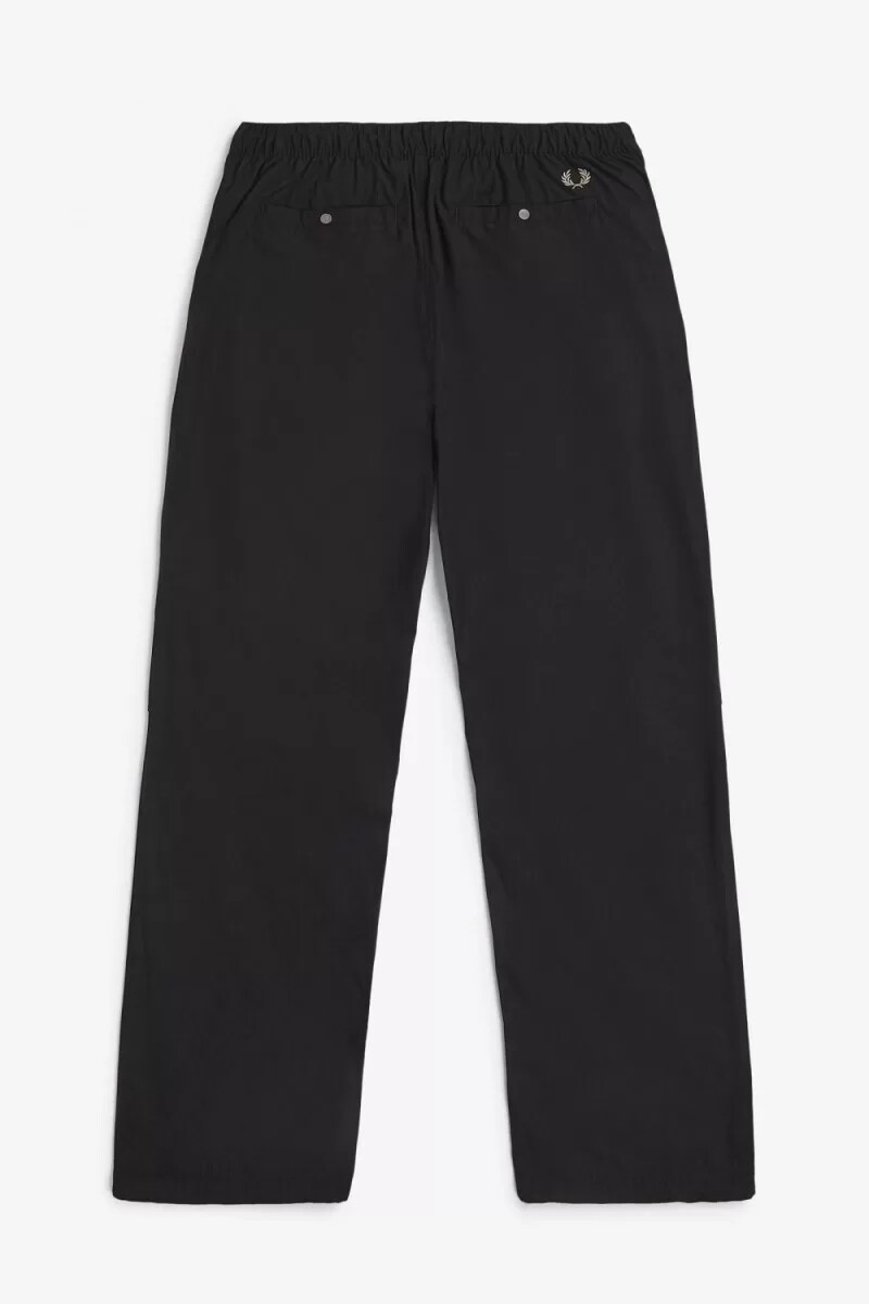 pantalones utilitarios fred perry negros para hombre