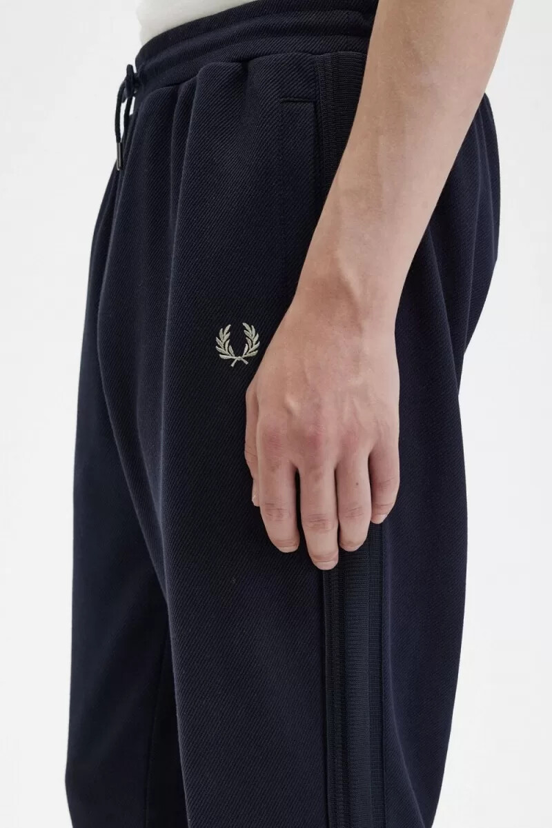 pantalones deportivos de punto con cinta fred perry para hombre azul marino