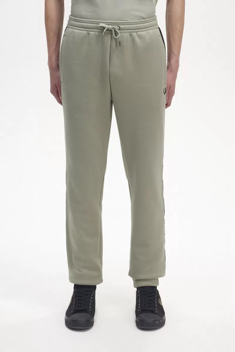 pantalones deportivos fred perry con cinta en relieve para hombre color menta