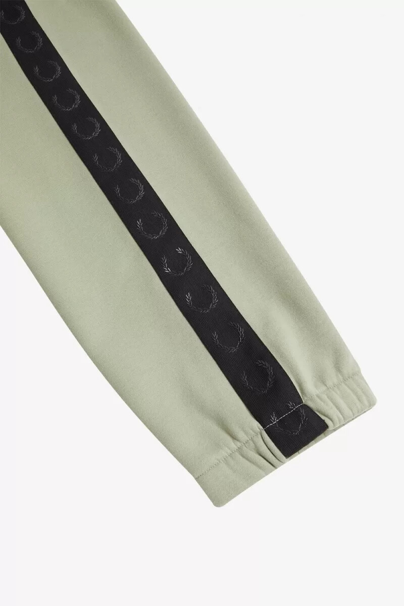 pantalones deportivos fred perry con cinta en relieve para hombre color menta