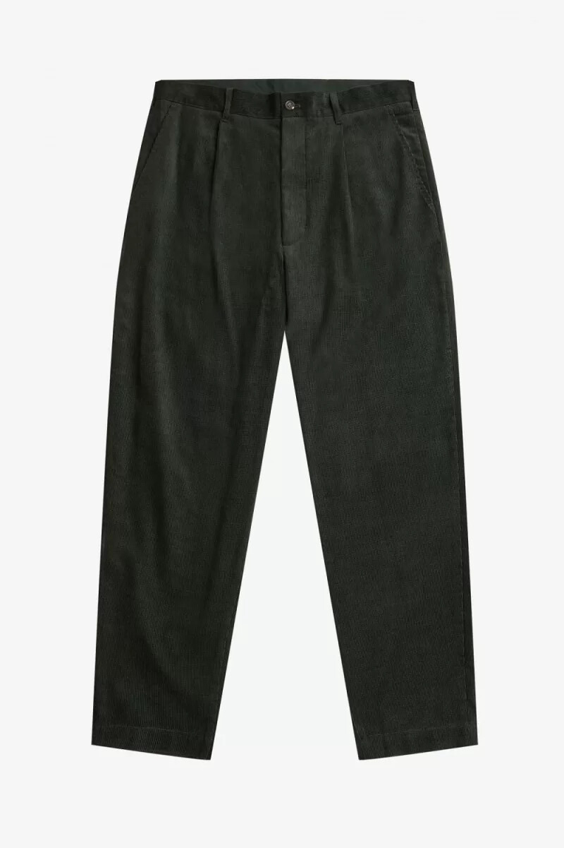 pantalones cónicos de pana de gofre fred perry para hombre color verde noche