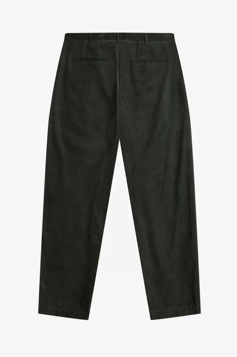 pantalones cónicos de pana de gofre fred perry para hombre color verde noche