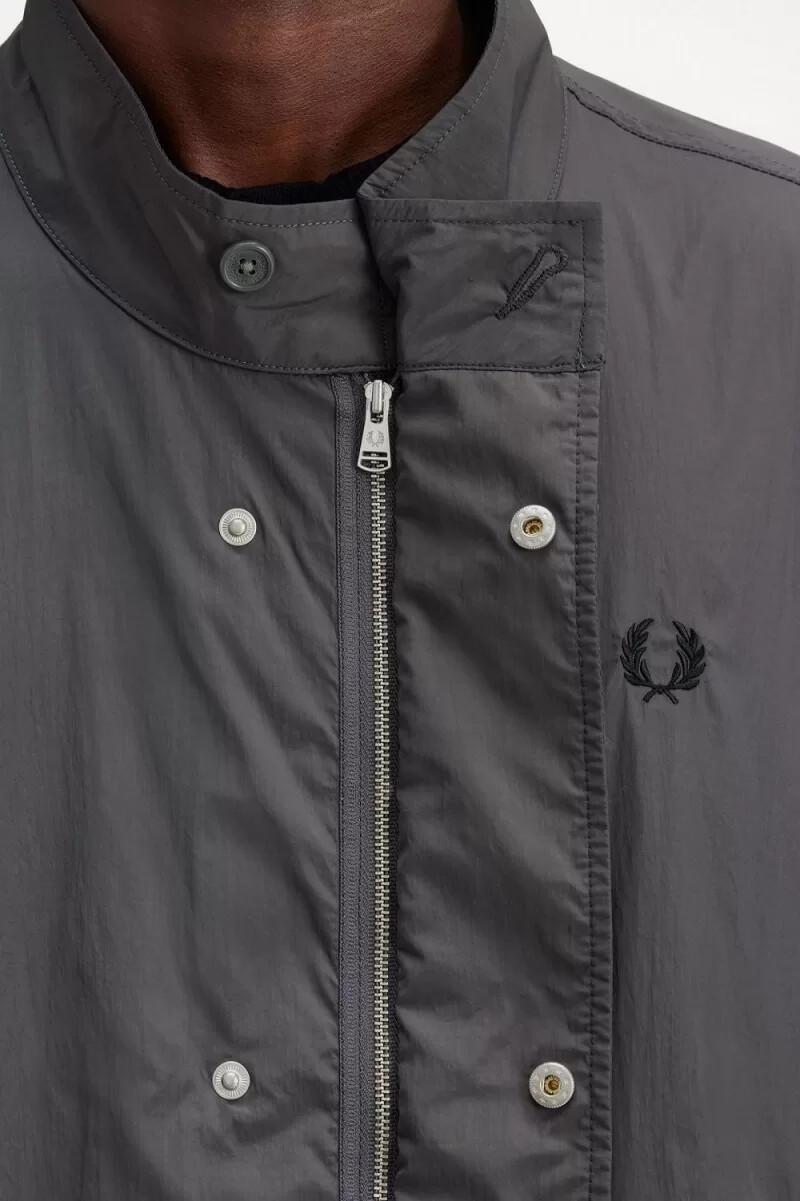 parka fred perry con dobladillo recto para hombre en color bronce