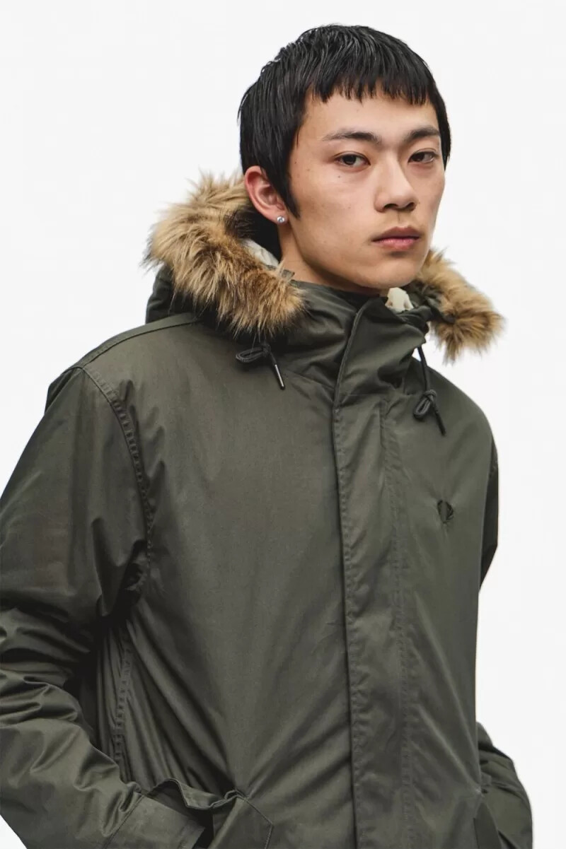 parka fred perry con forro interior y cremallera para hombre color verde campo