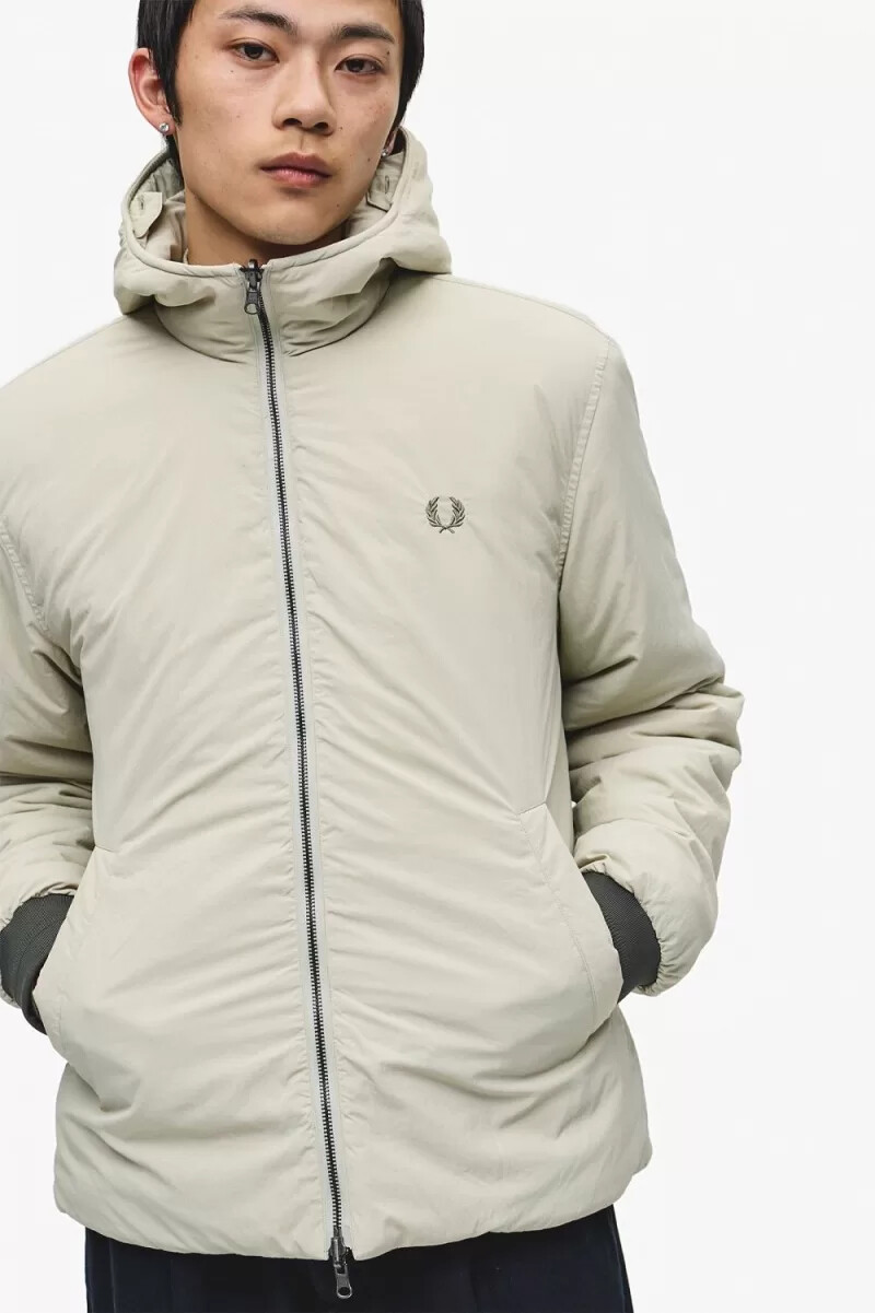parka fred perry con forro interior y cremallera para hombre color verde campo