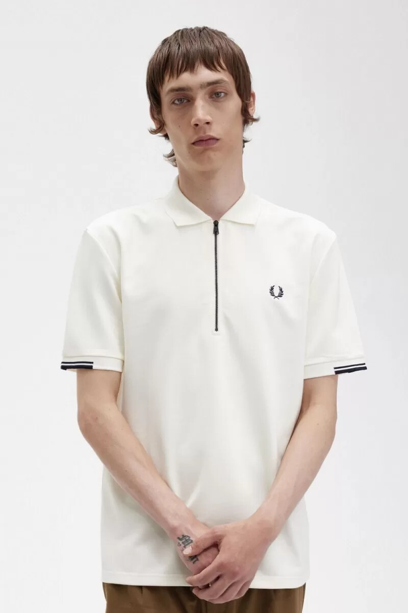 polo fred perry con media cremallera para hombre en beige