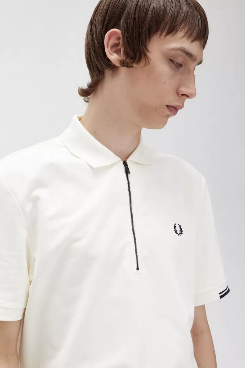 polo fred perry con media cremallera para hombre en beige