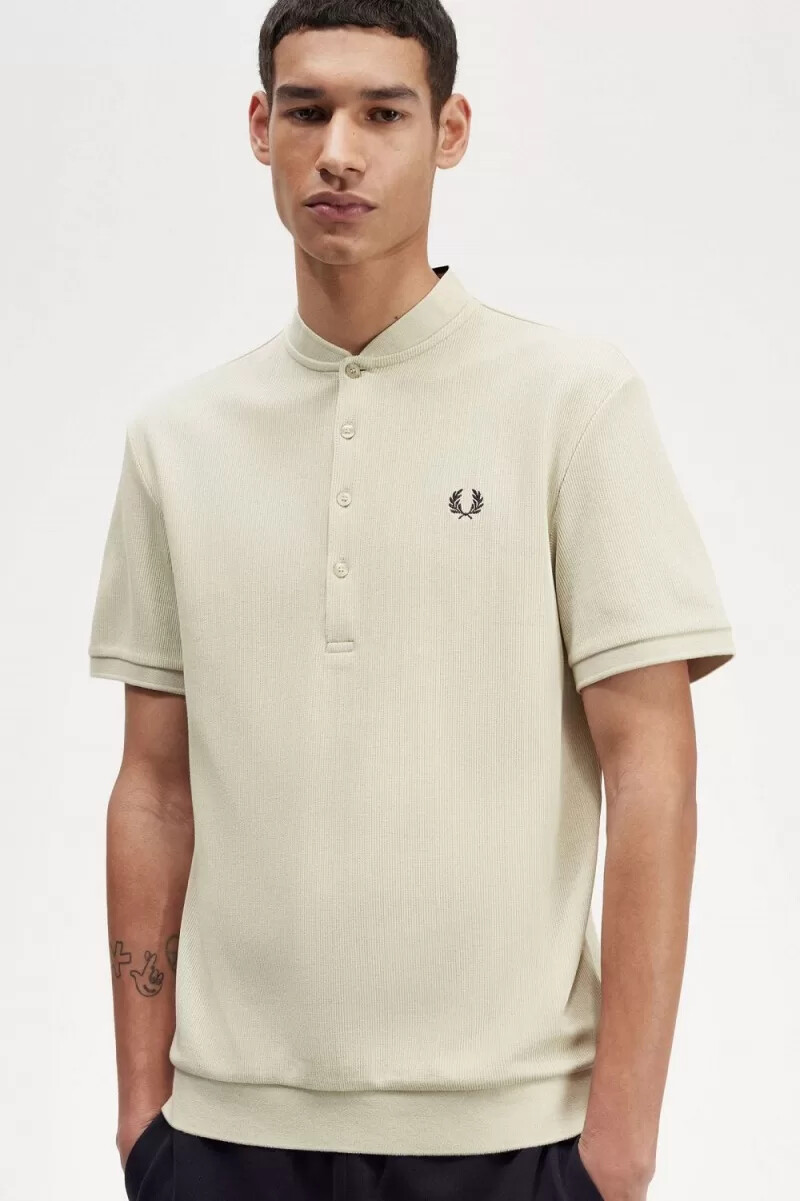 polo fred perry henley para hombre en color menta claro