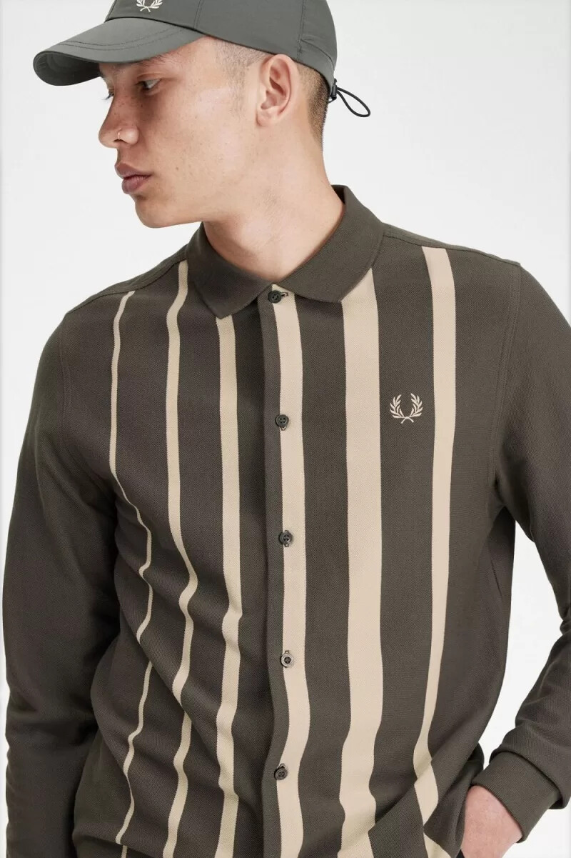 polo de manga larga con rayas degradadas de fred perry para hombre verde campo