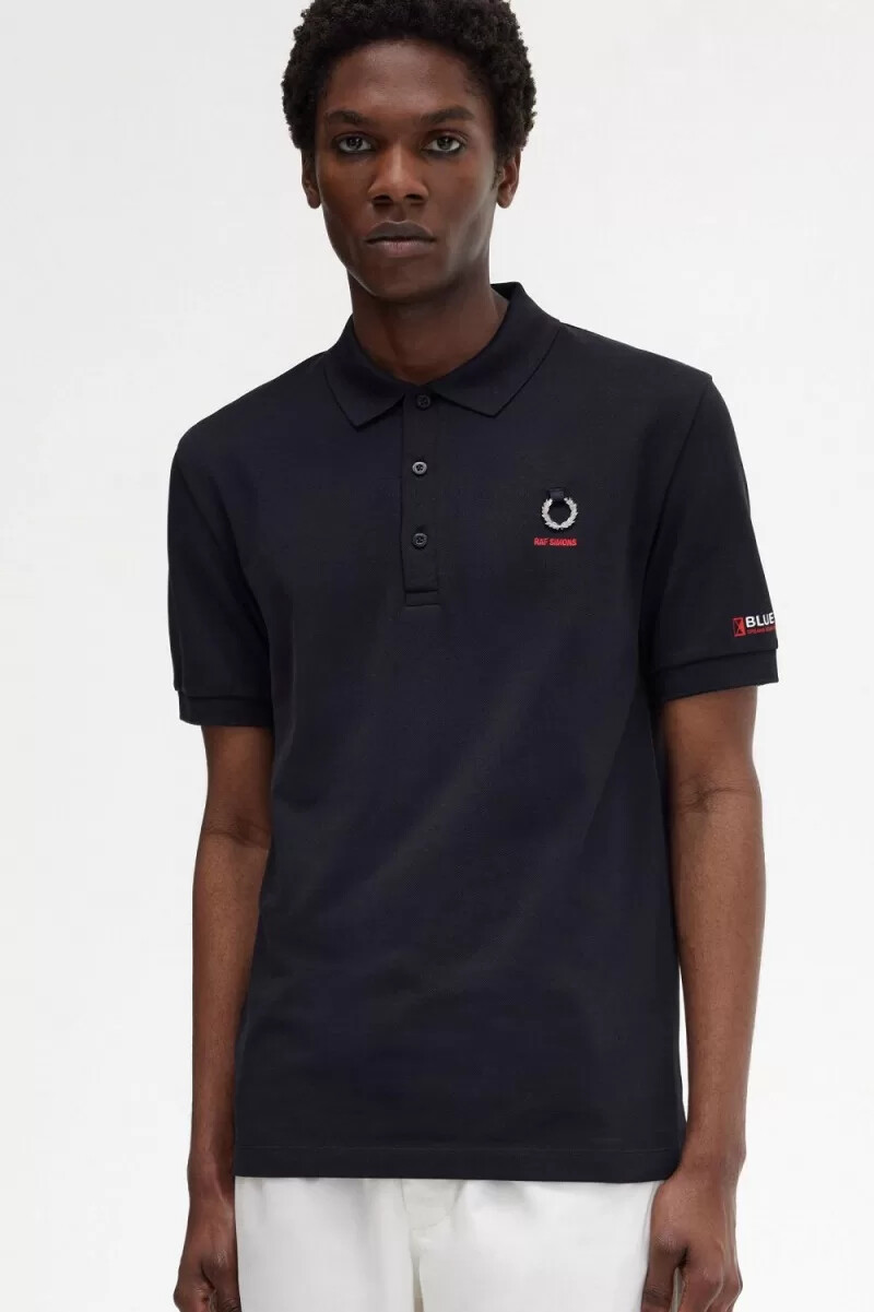 polo fred perry con mangas estampadas para hombre color negro